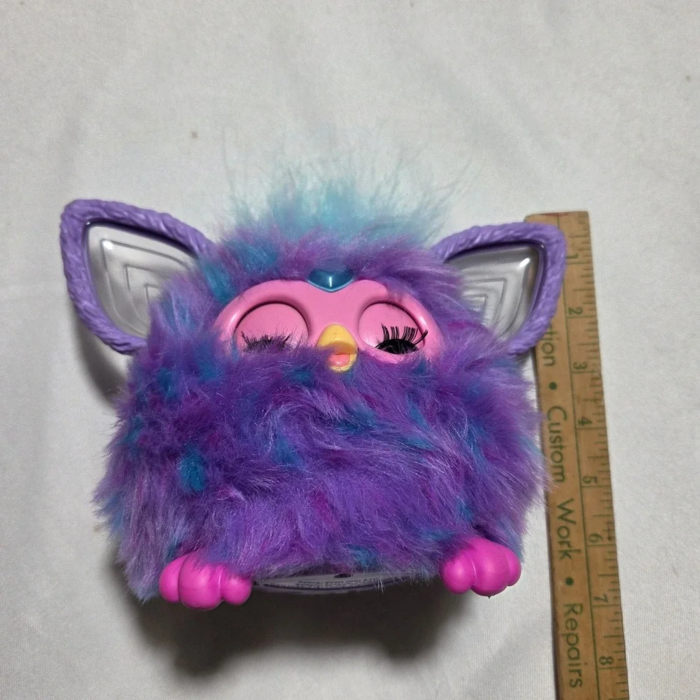 Hasbro Furby Interactive Plush Toy  Tie Dye 2023 Light Up‎ Ears F6743- Tested